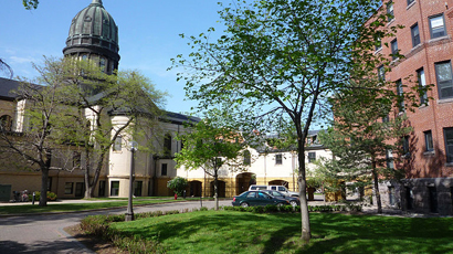 圣本尼迪克与圣约翰大学学院